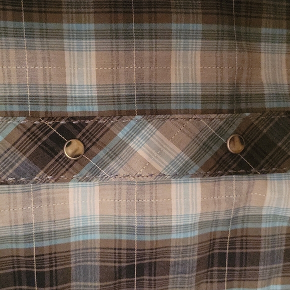 Wrangler long sleeve button down shirt - Picture 3 of 3